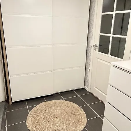 Appartement One Bedroom Basement In The *