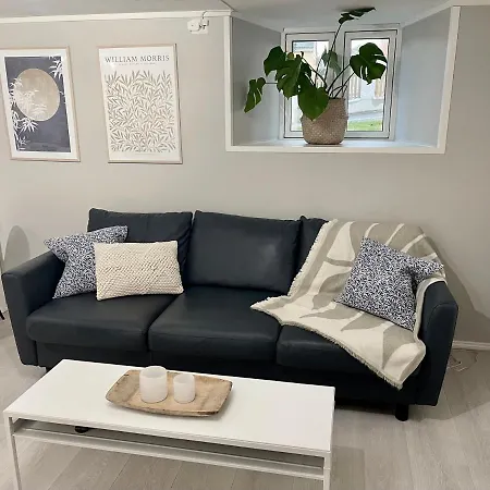 One Bedroom Basement In The Apartmán