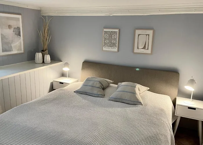 דירה One Bedroom Basement In The